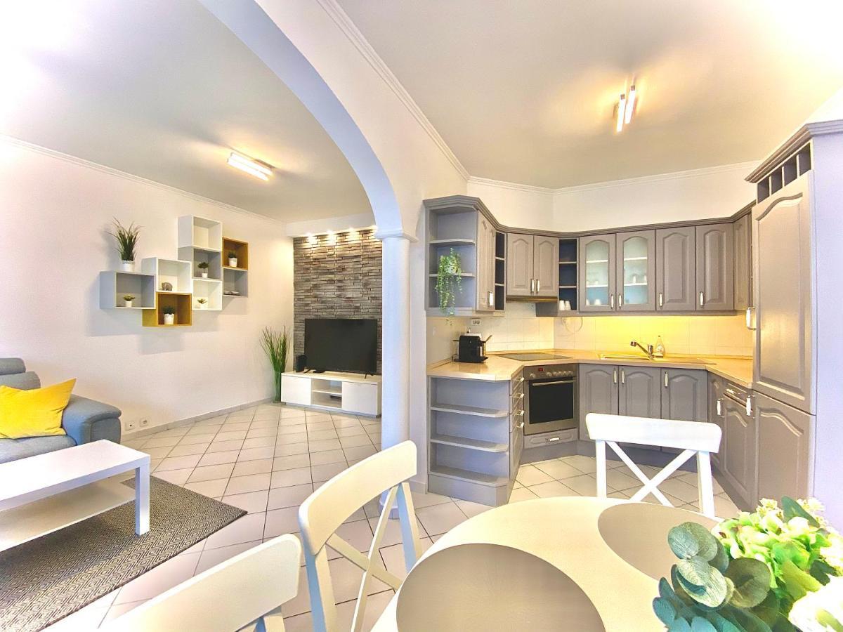 Mirell Apartman Szeged Ngoại thất bức ảnh