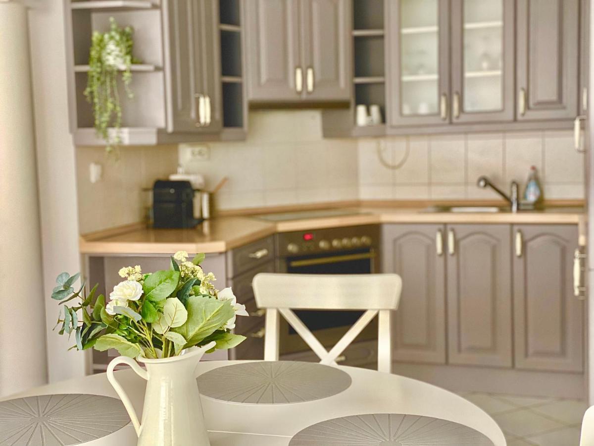 Mirell Apartman Szeged Ngoại thất bức ảnh