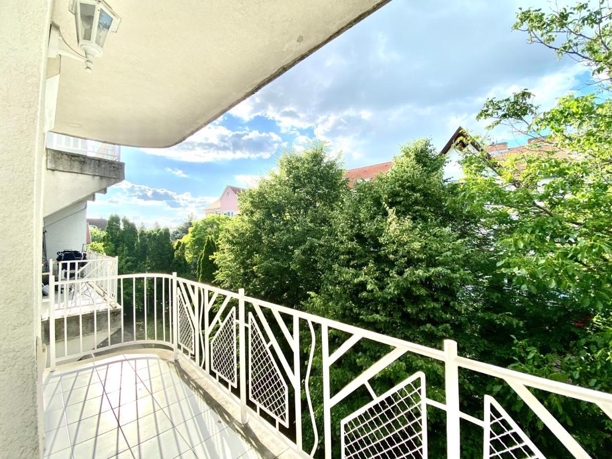 Mirell Apartman Szeged Ngoại thất bức ảnh